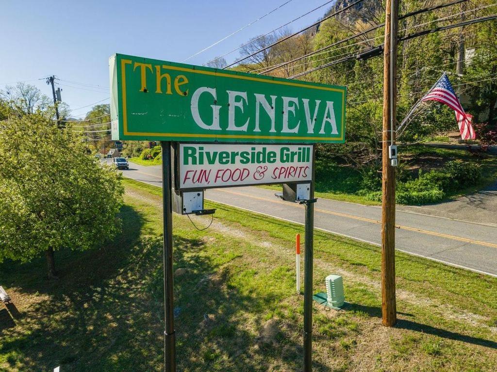 Geneva Hotel & Tiki Bar Чимни-Рок Экстерьер фото